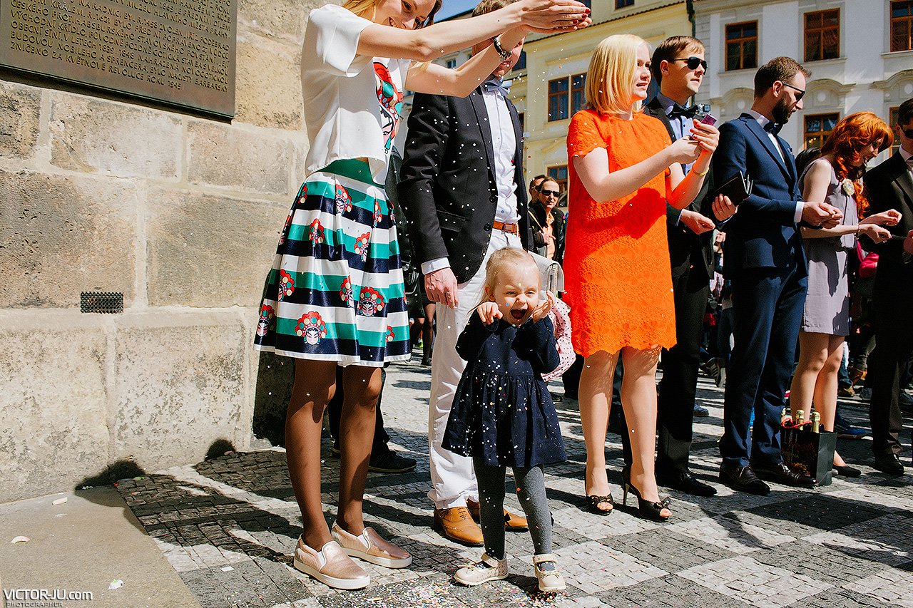 children at a wedding in Prague