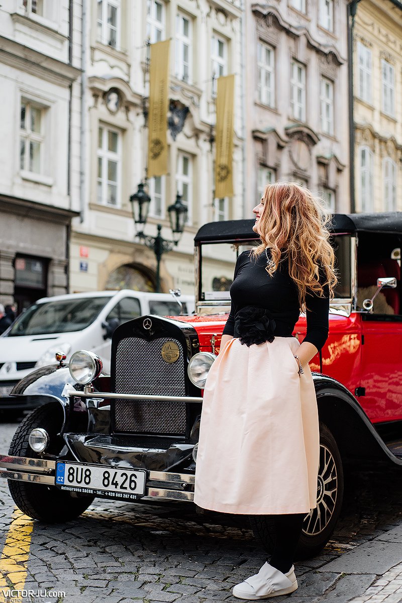 Красная машина в Праге
