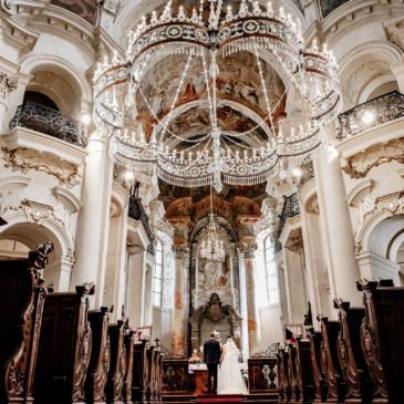 Wedding in Prague Saint Nicholas Church