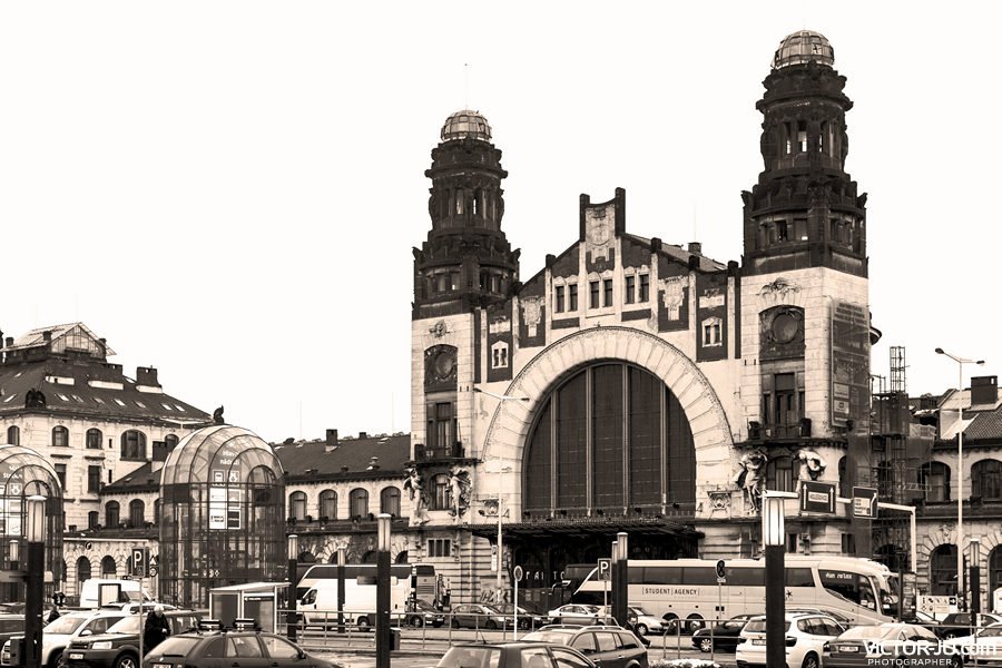 Историческое здание главного железнодорожного вокзала Праги