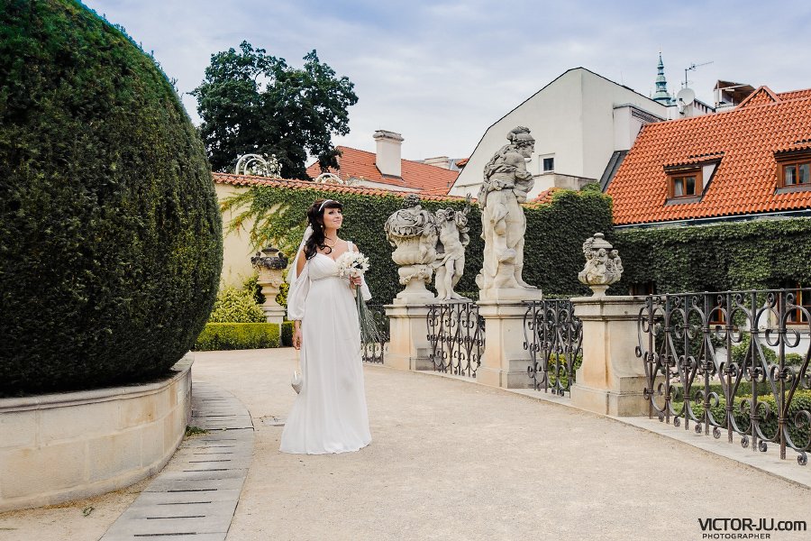 Свадебная фотосессия в садах Праги
