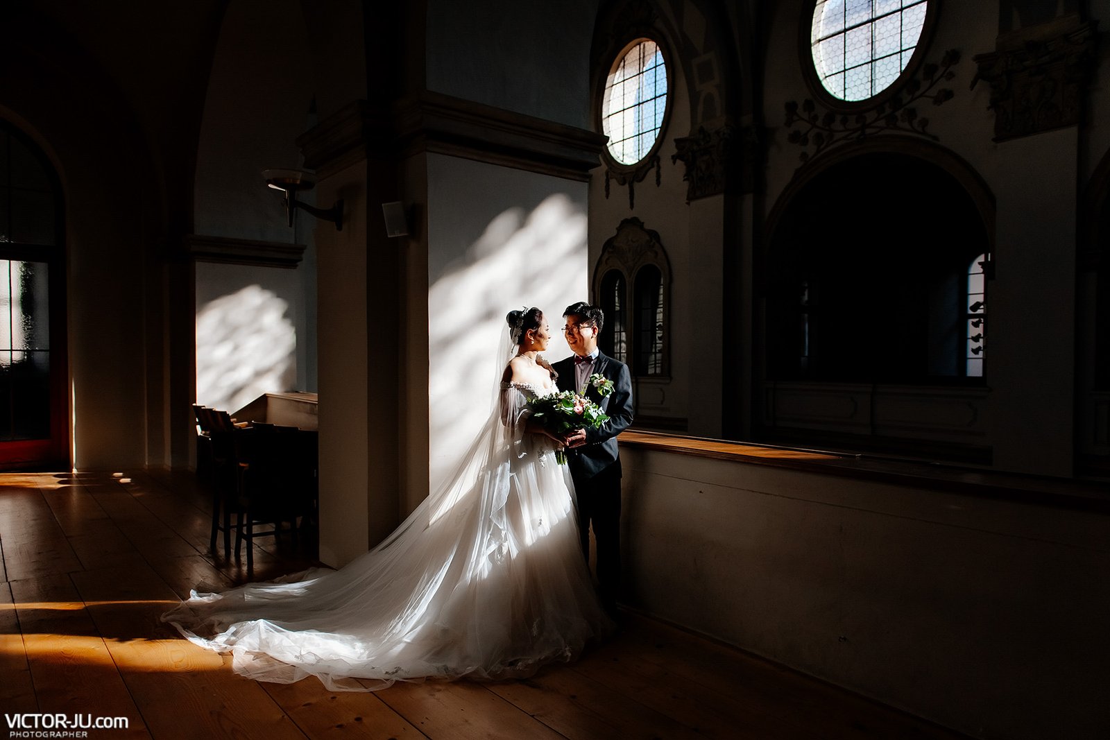 Свадьба в костеле Праги